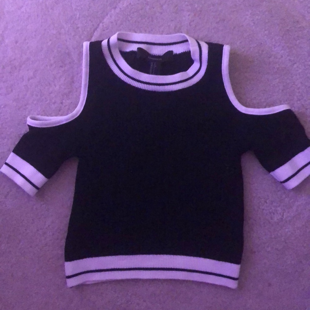 Black and white crop top